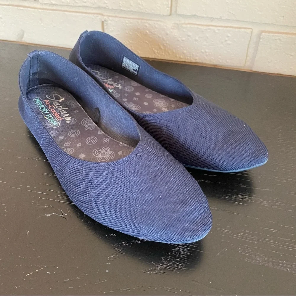 Skechers Solid Washable Knit Slip On Flats Shoes Comfort Navy Size 9.5 - Picture 2 of 7